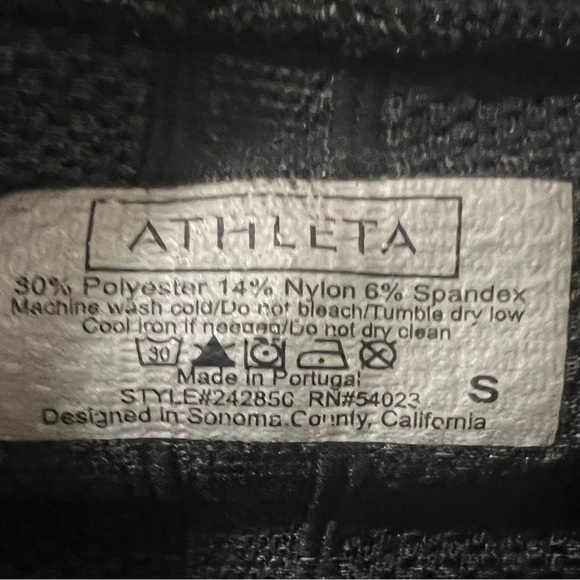 Athleta Fast Track 1/4 zip base layer L/S pullover Dark gray Running Top Size S - Picture 4 of 9